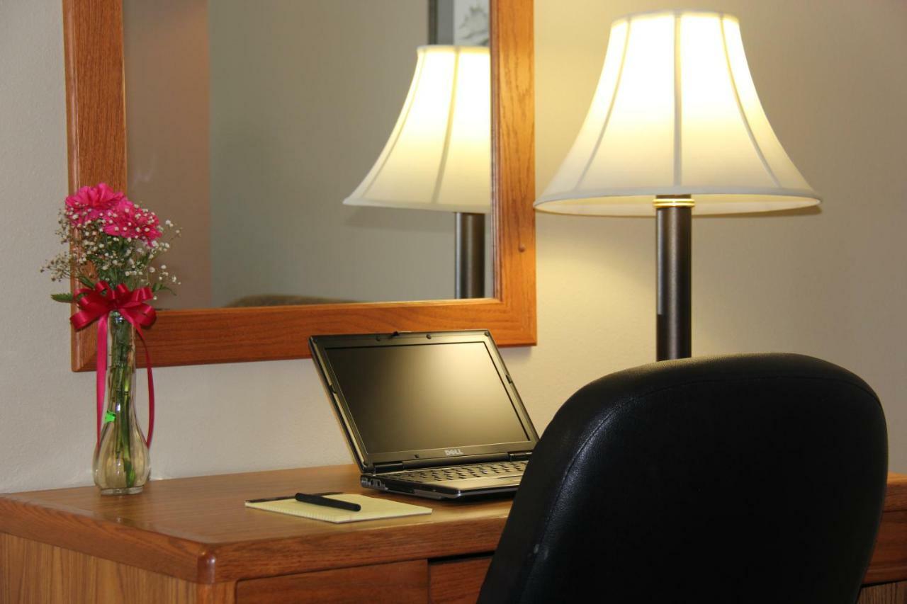 Homestead Inn And Suites Hardin Kültér fotó